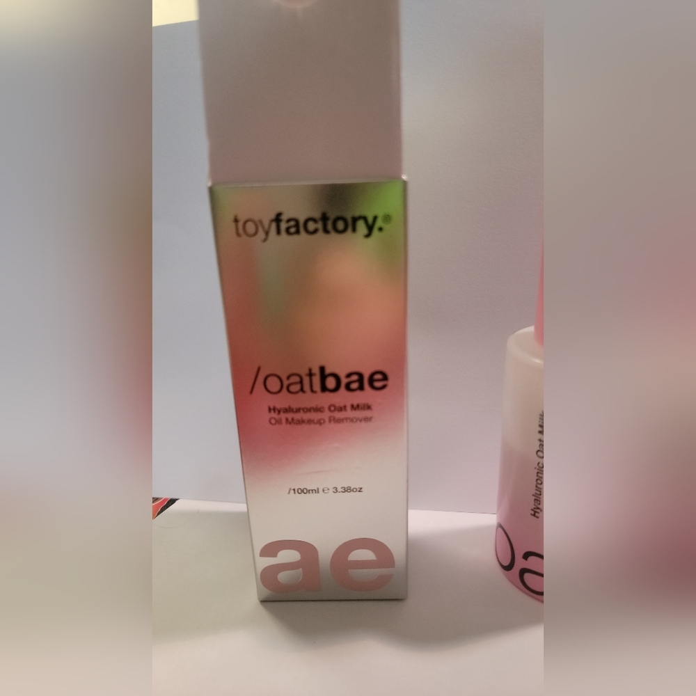 Toy Factory Oat Milk Makeup Remover